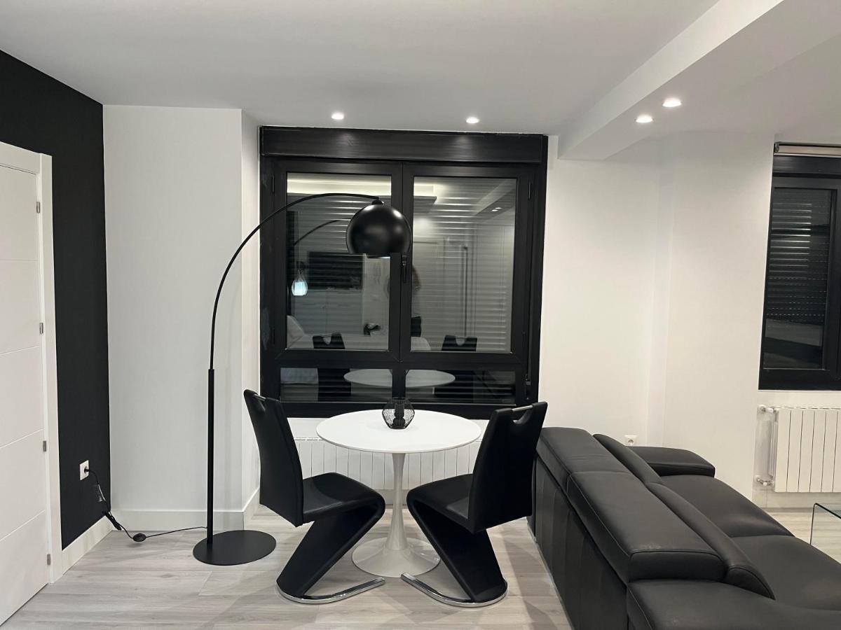 Black And White Suite "La Marinera" Castro Urdiales Bagian luar foto